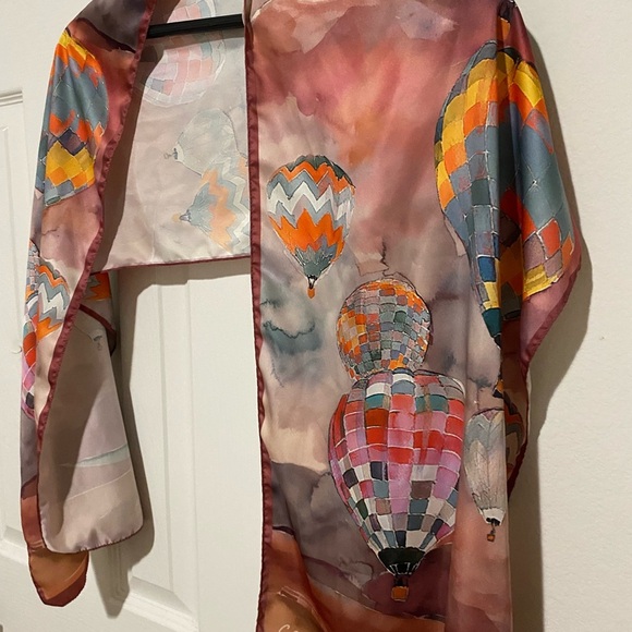 Cappadocia Turkey Hot Air Balloons 100% silk acarf - Picture 9 of 12